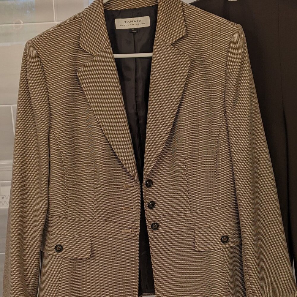 Tahari Blazer